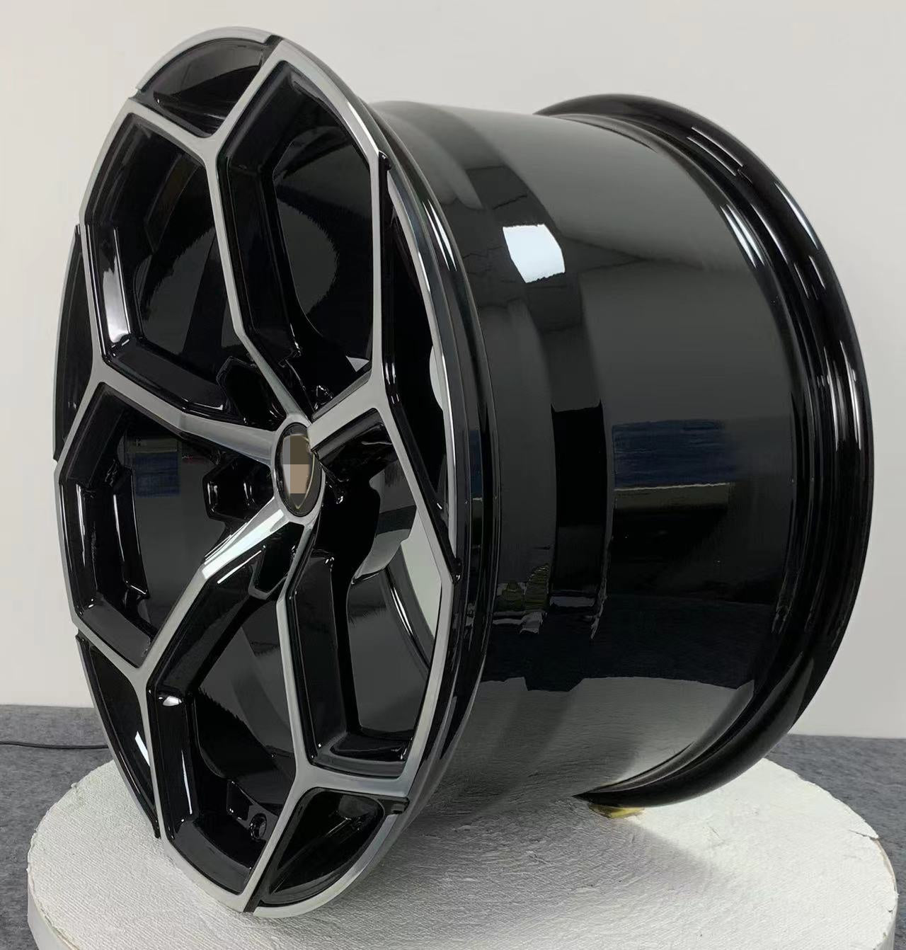 Customized forged wheel hub